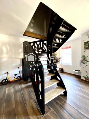 Maison - 180 m² - 5 pièces