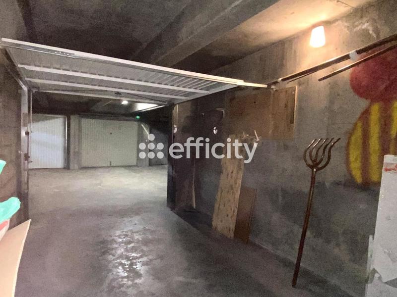 Parking / Garage - 13 m²