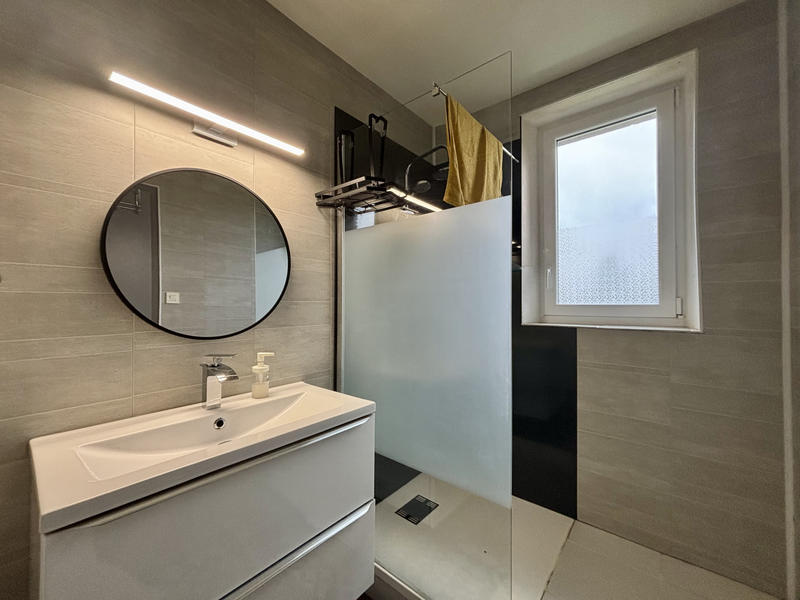 Maison - 440 m² - 16 pièces