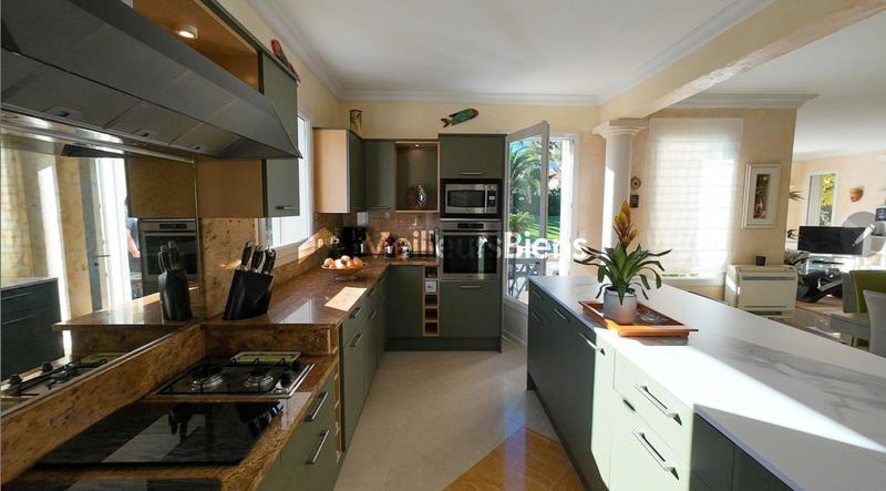 Villa - 176 m² - 6 pièces