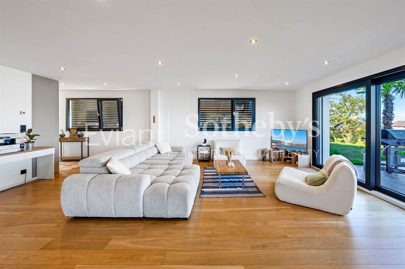 Maison - 171 m² - 6 pièces