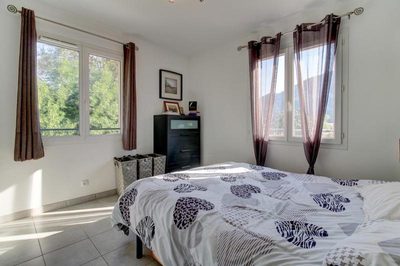 Maison - 104 m² - 5 pièces