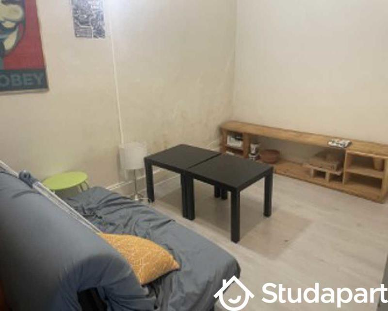 Chambre - 90 m² - 1 pièce