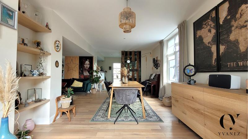 Maison - 180 m² - 7 pièces