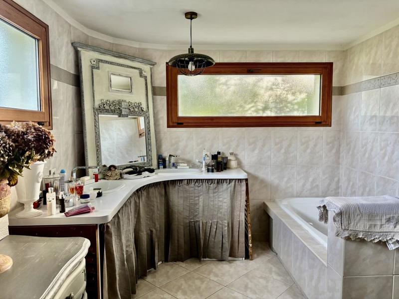 Maison - 142 m² - 5 pièces