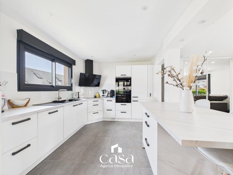 Maison traditionnelle - 208 m² - 9 pièces