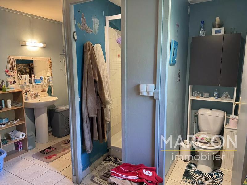 Propriété - 239 m² - 9 pièces