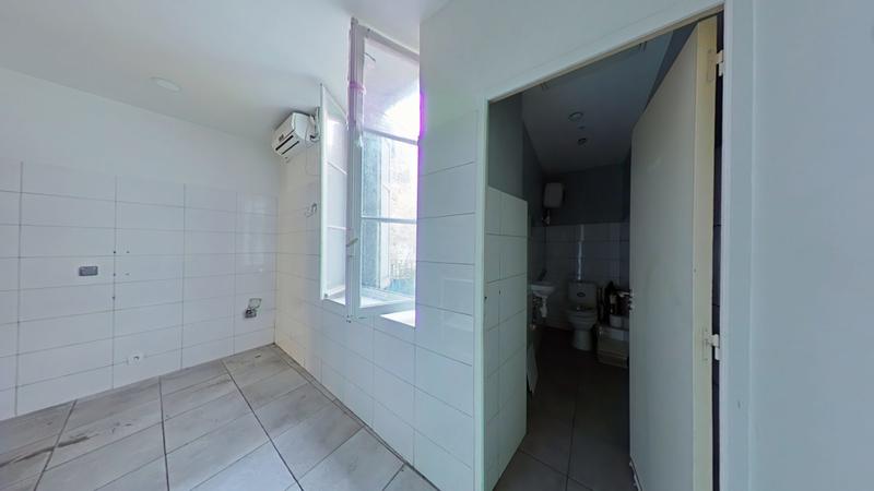 Local commercial - 43 m² - 2 pièces