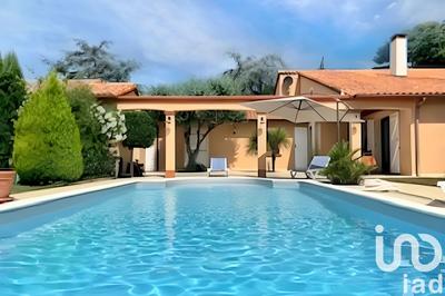 Maison - 246 m² - 8 pièces