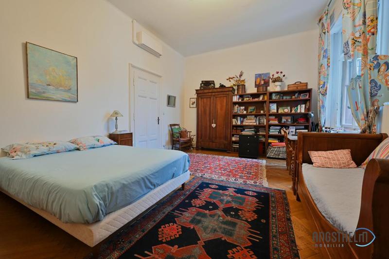 Appartement - 261 m² - 8 pièces