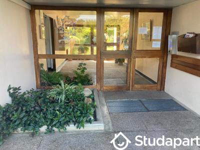 Chambre - 12 m² - 1 pièce