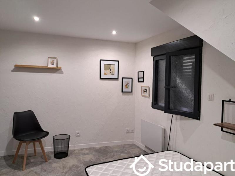 Chambre - 10 m² - 1 pièce