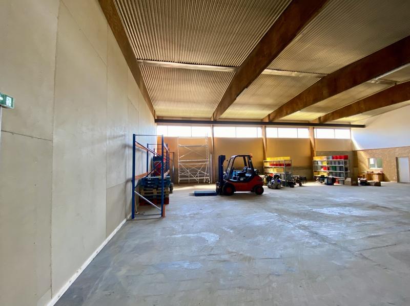 Local d'activités - 375 m²