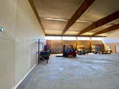 Local d'activités - 375 m²