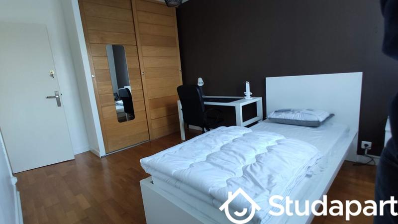 Chambre - 10 m² - 1 pièce