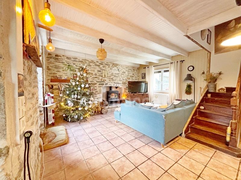 Maison - 96 m² - 5 pièces