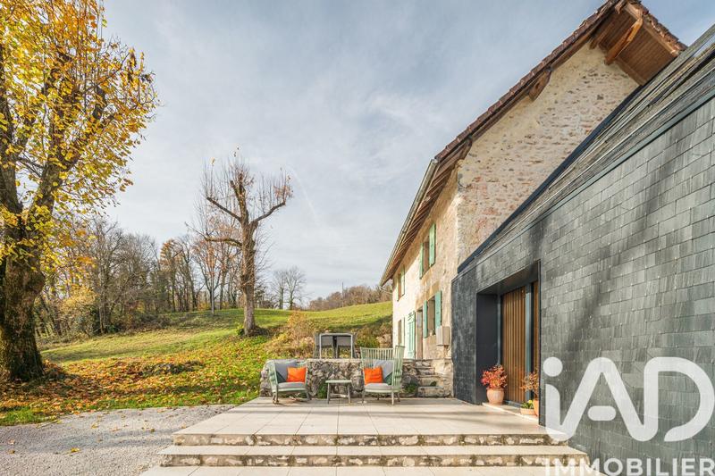 Maison - 254 m² - 7 pièces