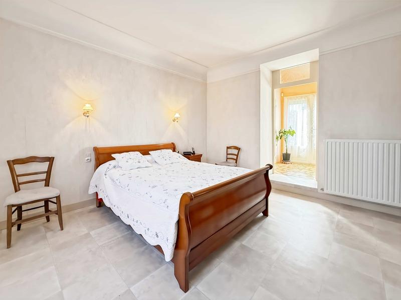 Maison - 94 m² - 8 pièces