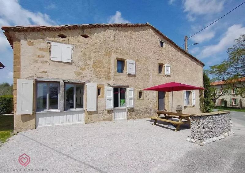 Maison ancienne - 530 m² - 12 pièces