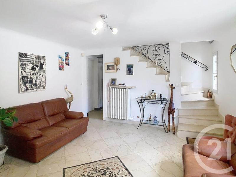 Maison - 180 m² - 8 pièces