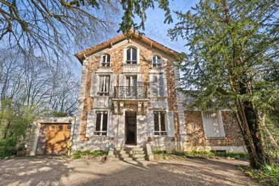 Villa - 160 m² - 8 pièces