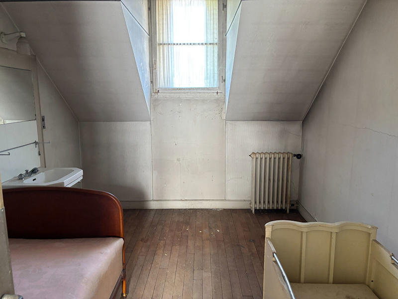 Maison - 235 m² - 9 pièces