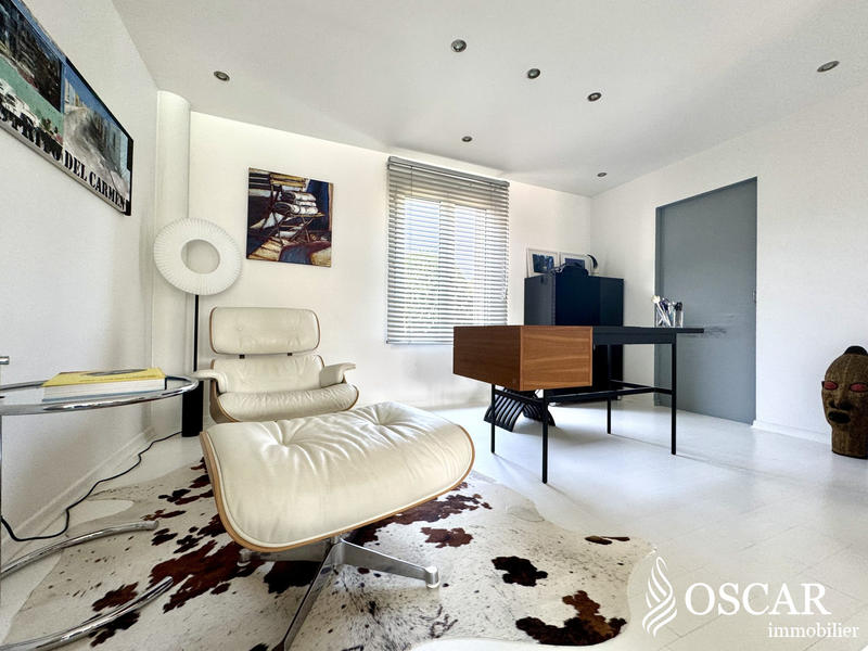 Maison - 201 m² - 7 pièces