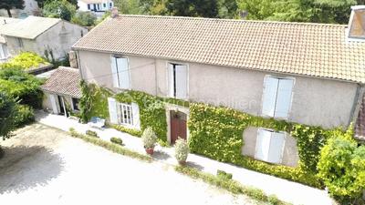 Maison en pierre - 250 m² - 7 pièces