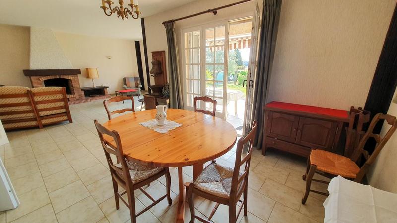 Villa - 245 m² - 7 pièces