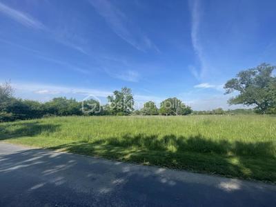 Terrain constructible - 820 m²