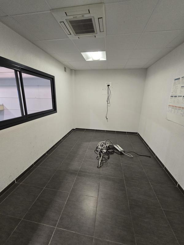 Local d'activités - 960 m²