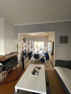 Maison - 93 m² - 5 pièces