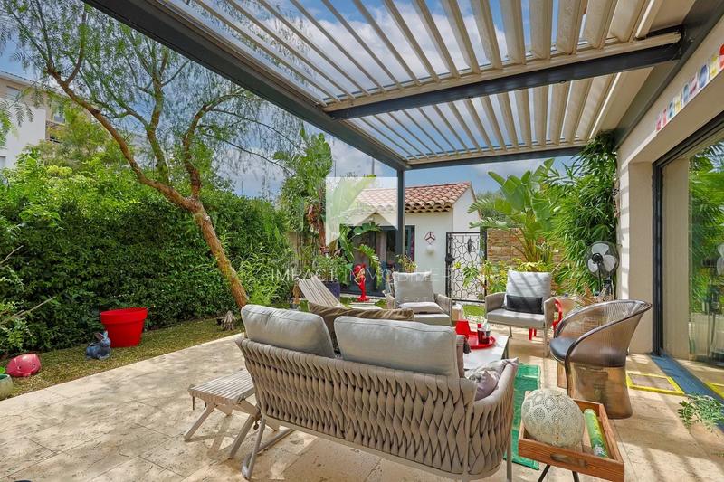 Maison - 140 m² - 5 pièces