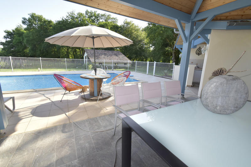 Maison - 210 m² - 7 pièces