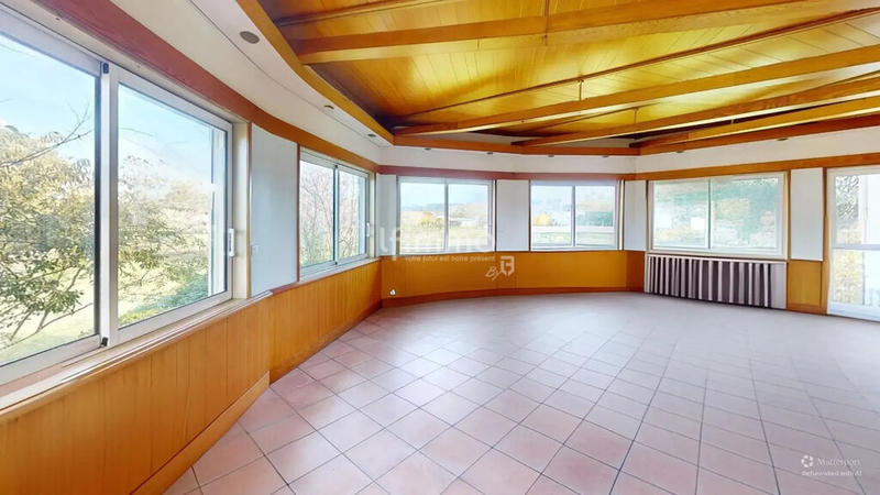 Demeure - 200 m² - 9 pièces