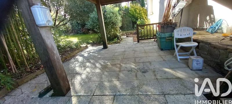 Maison - 220 m² - 9 pièces