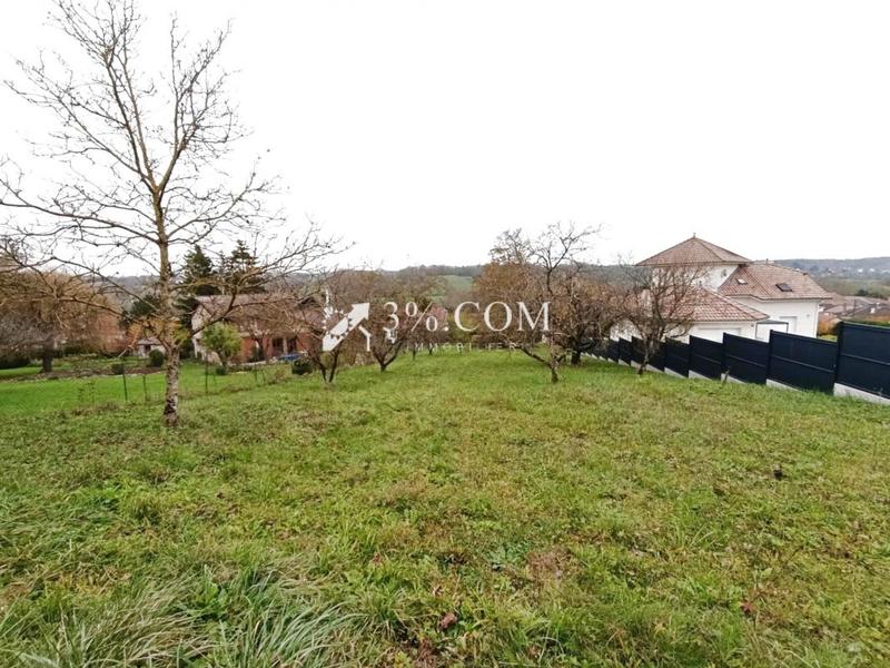 Terrain constructible - 1 215 m²