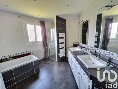 Maison - 300 m² - 9 pièces