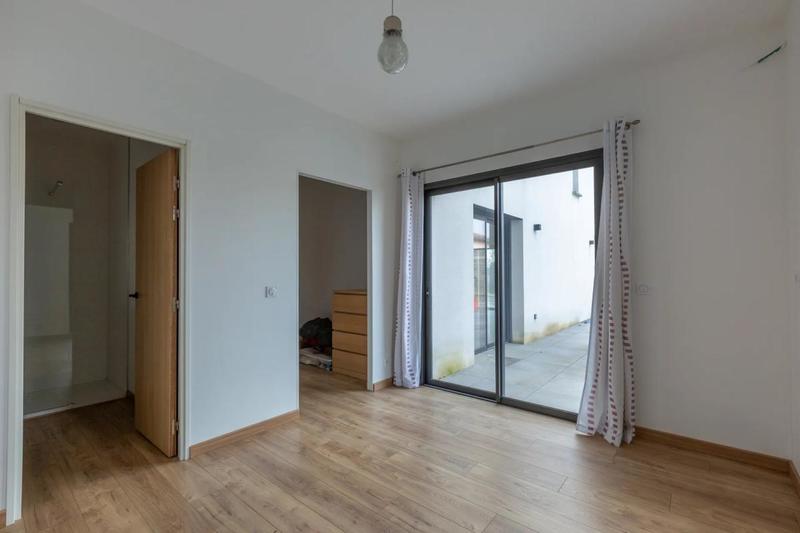 Maison - 246 m² - 8 pièces