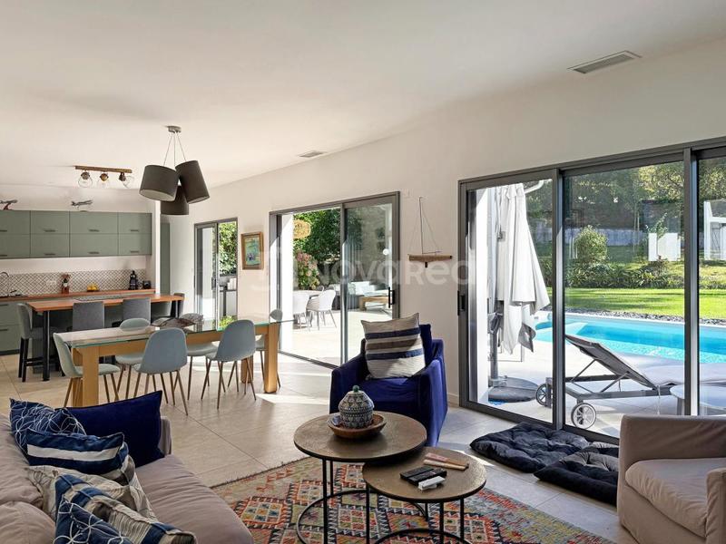 Maison - 190 m² - 6 pièces