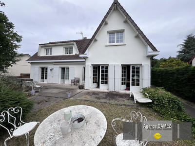 Maison - 200 m² - 8 pièces