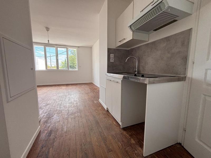 Maison - 300 m² - 15 pièces