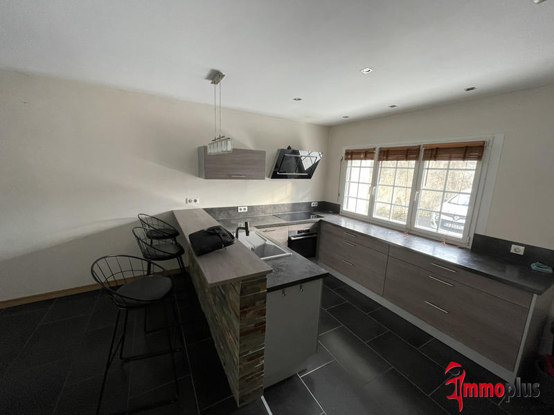 Maison - 196 m² - 7 pièces