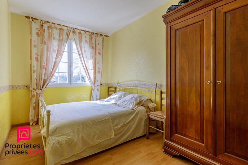 Maison - 250 m² - 8 pièces