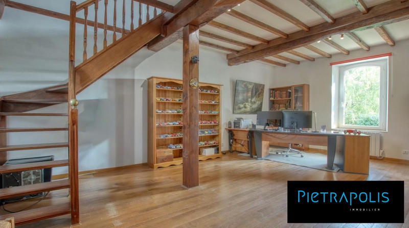 Maison - 261 m² - 8 pièces
