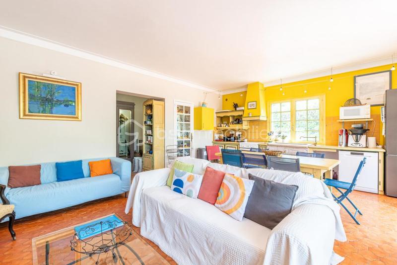 Maison - 259 m² - 9 pièces