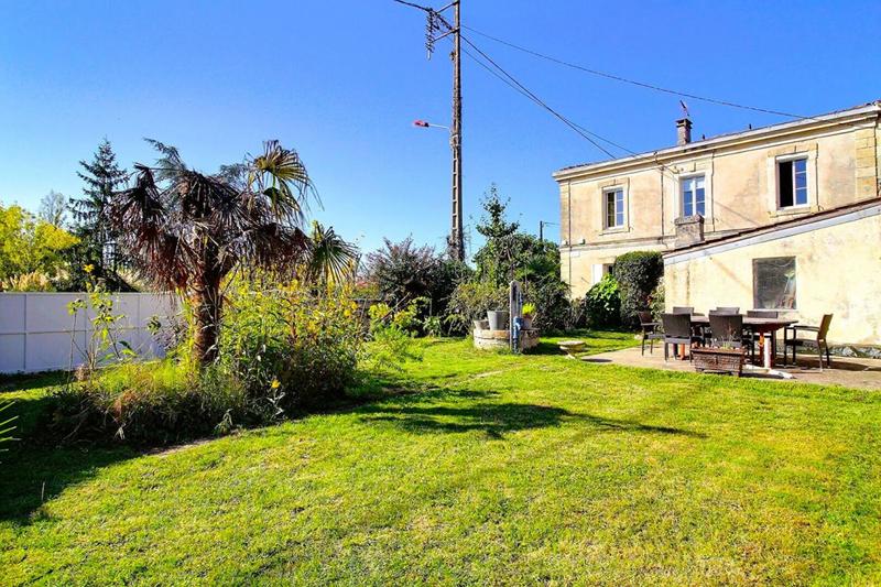 Maison - 211 m² - 6 pièces