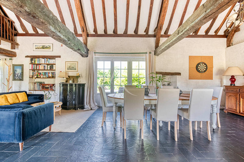 Maison - 228 m² - 8 pièces