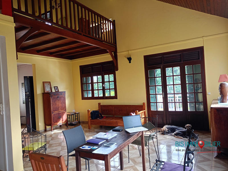 Maison - 184 m² - 5 pièces