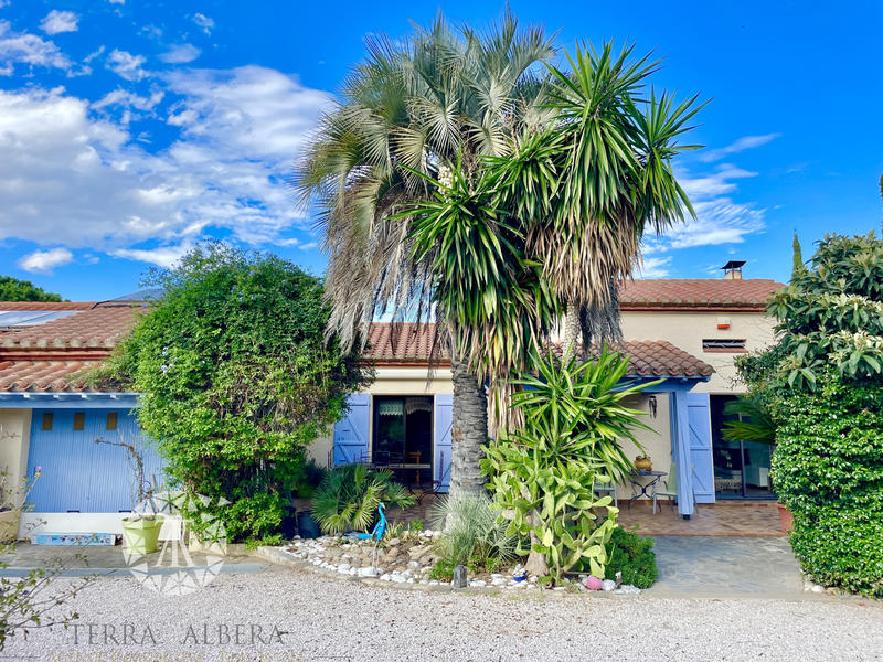 Villa - 285 m² - 10 pièces